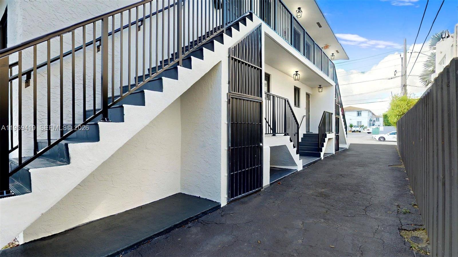 BRICKELL RIVERVIEW - Residential Income