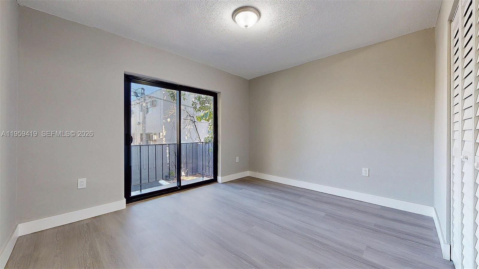 BRICKELL RIVERVIEW - Residential Income