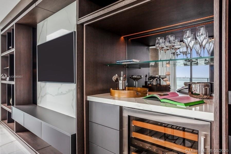 ONE PARAISO CONDO - Residential