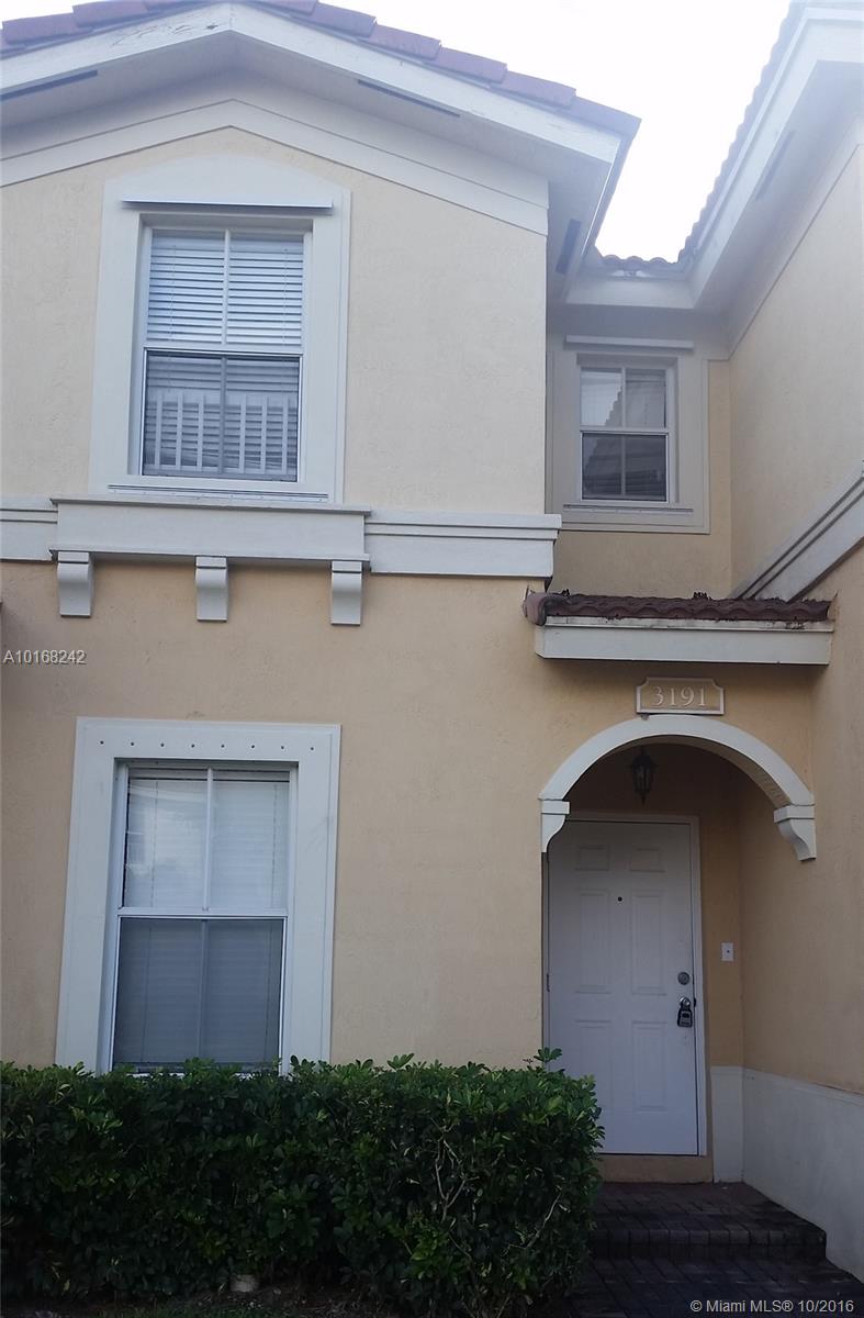 2 BEDROOMS AND 2 BATHROOMS IN A GATED COMMUNITY, FRESHLY PAINTED, NEW APPLIANCES, TILE THROUGHOUT ON FIRST FLOOR AND NEW CARPET ON SECOND FLOOR, NEW A/C.