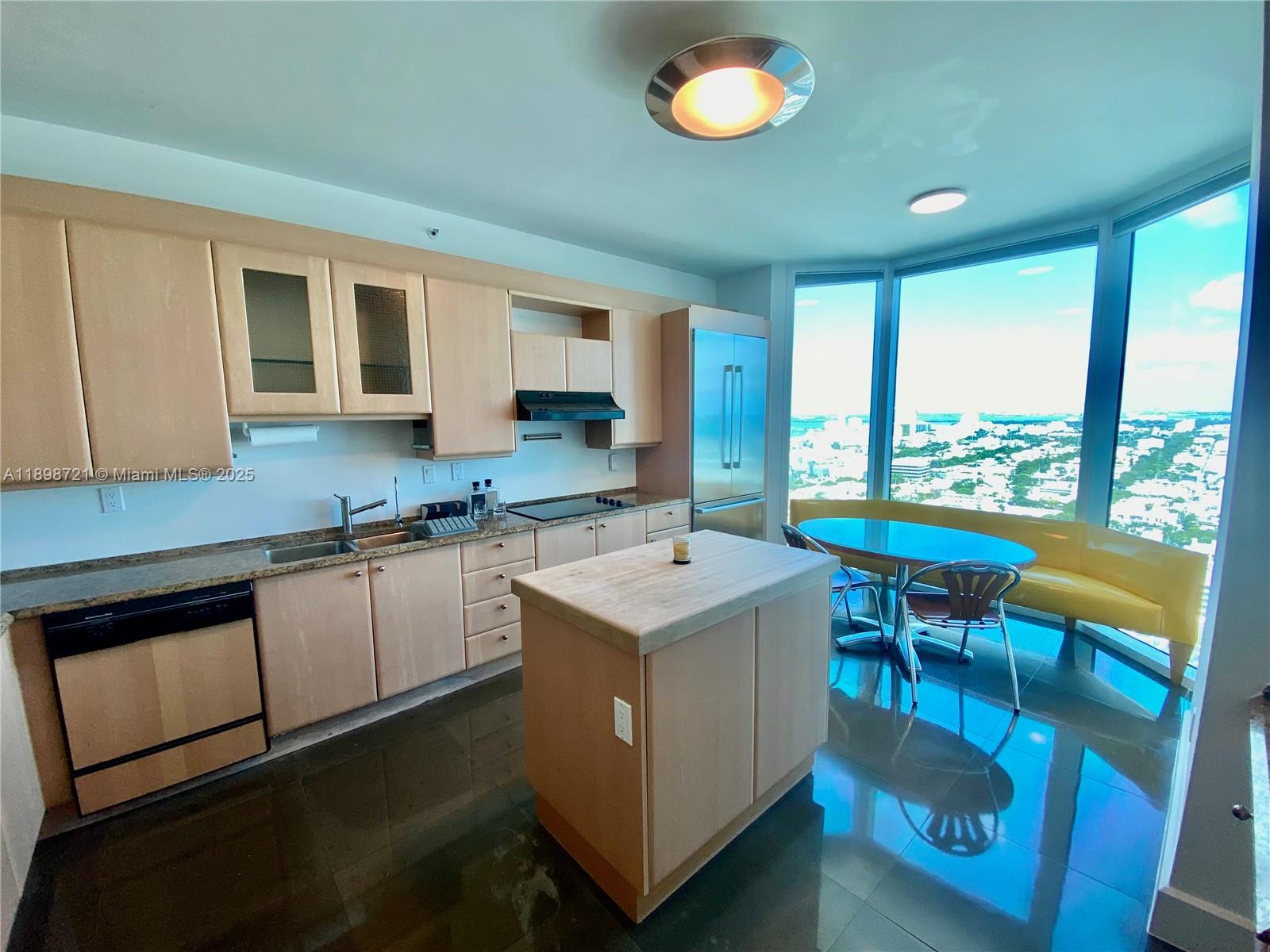 300 S Pointe Dr 3204