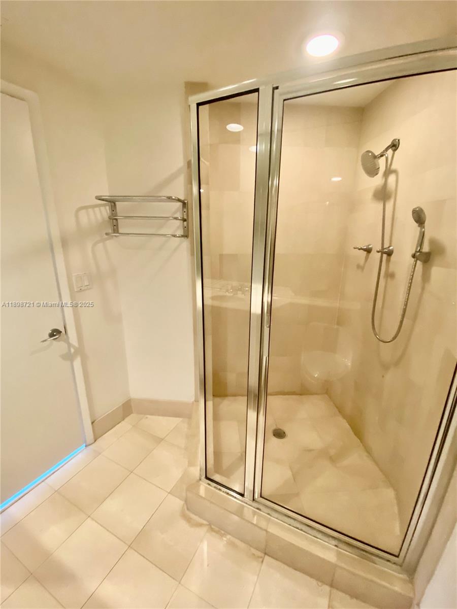 PORTOFINO TOWER CONDO - Residential Lease