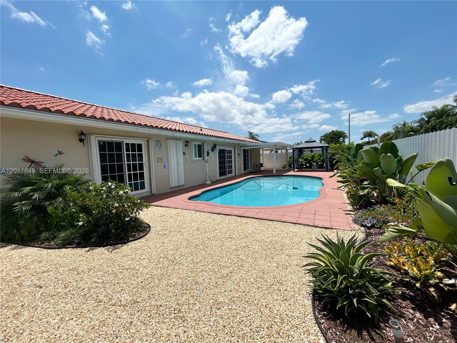 MEDITERRANIA - Residential