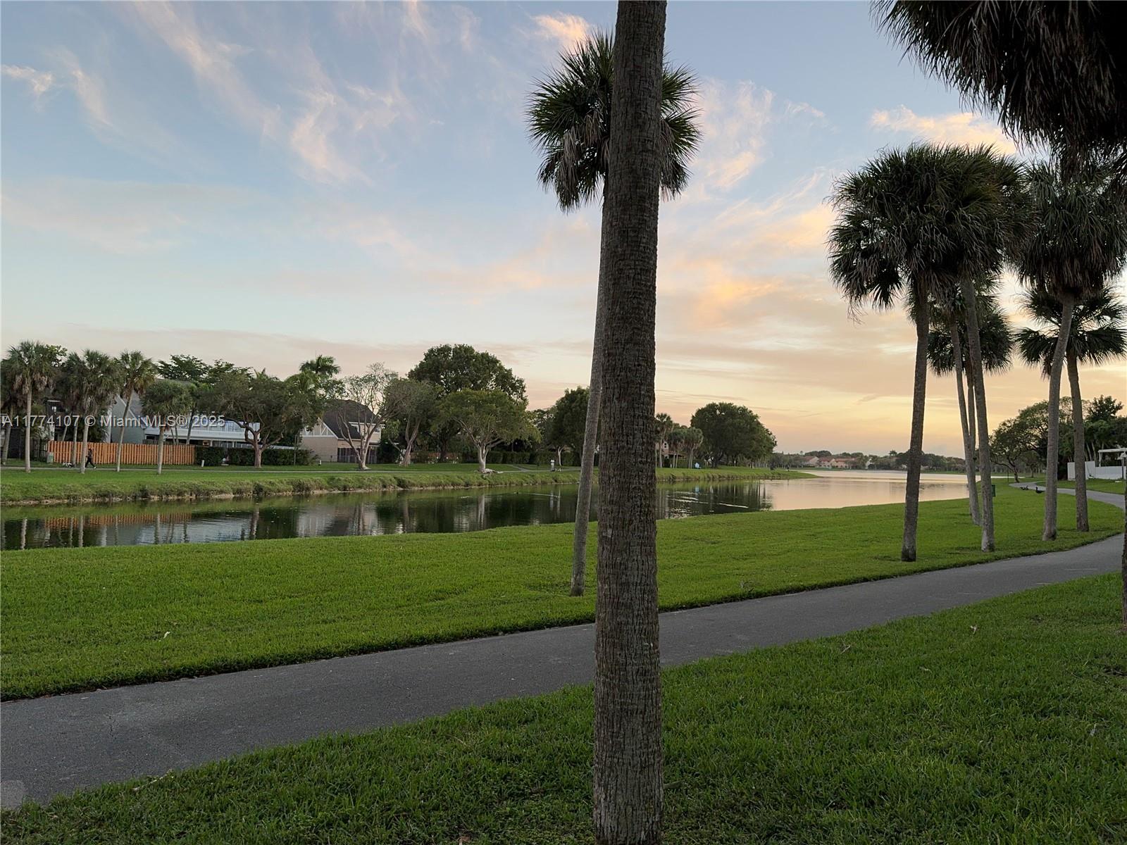 MAHOGANY KEY CONDO #3 - Residential