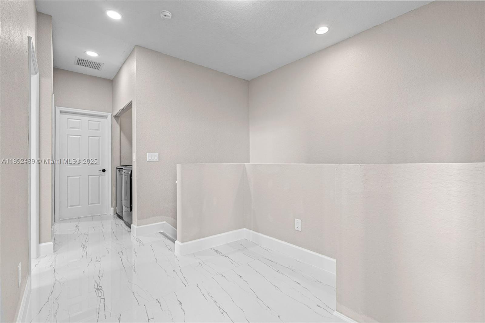 PORTOFINO VILLAS WEST - Residential Lease