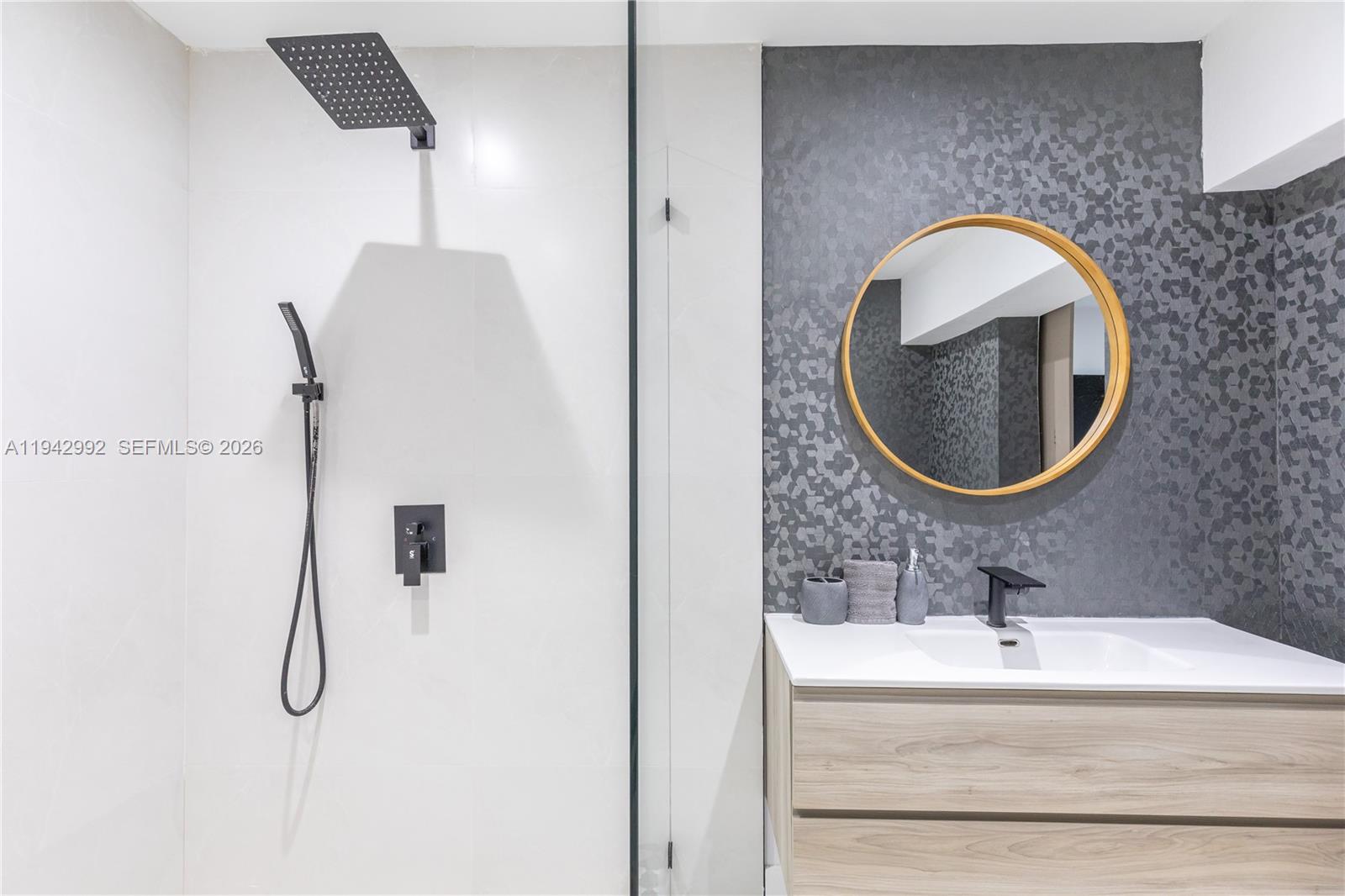 OMNI ESTATES 2ND ADDN - Residential