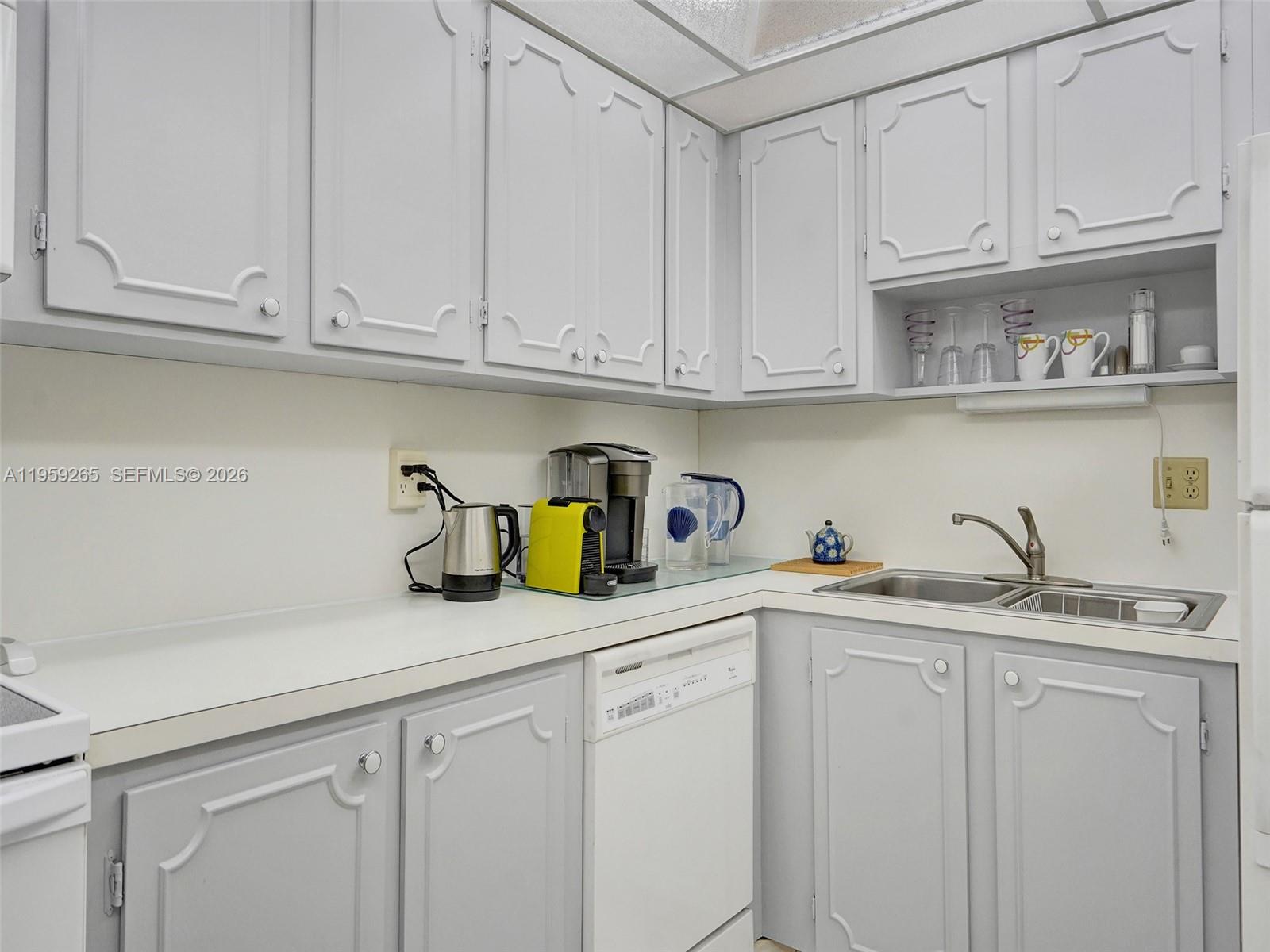 ASHLEIGH HOUSE CONDO - Residential