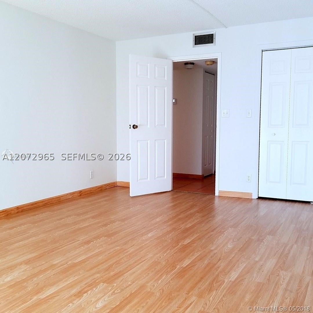 1000 Parkview Dr 216