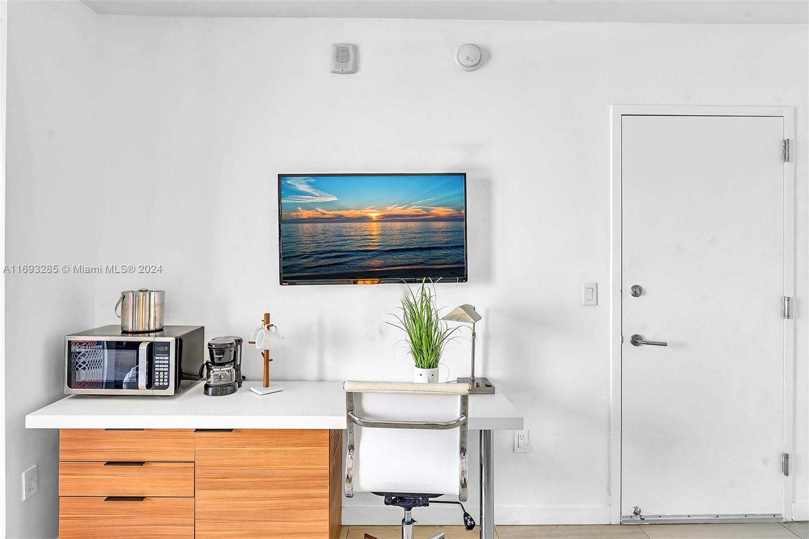 BEACHWALK CONDOMINIUM - Residential