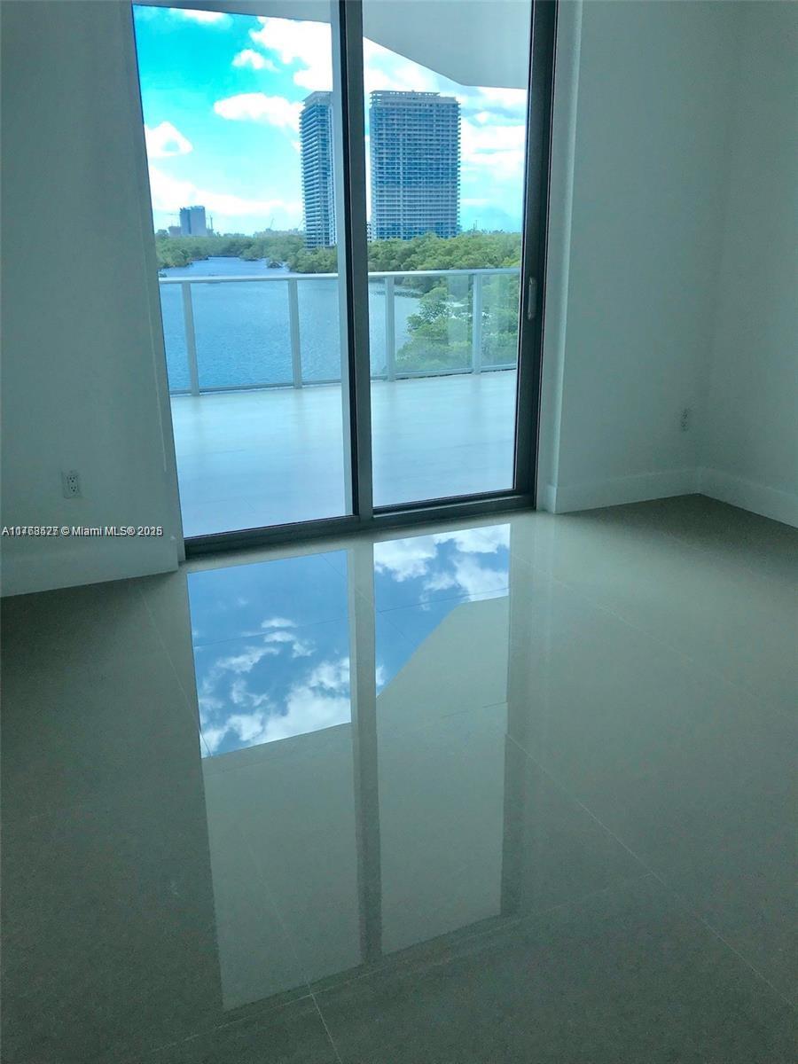 17111 Biscayne Blvd 408