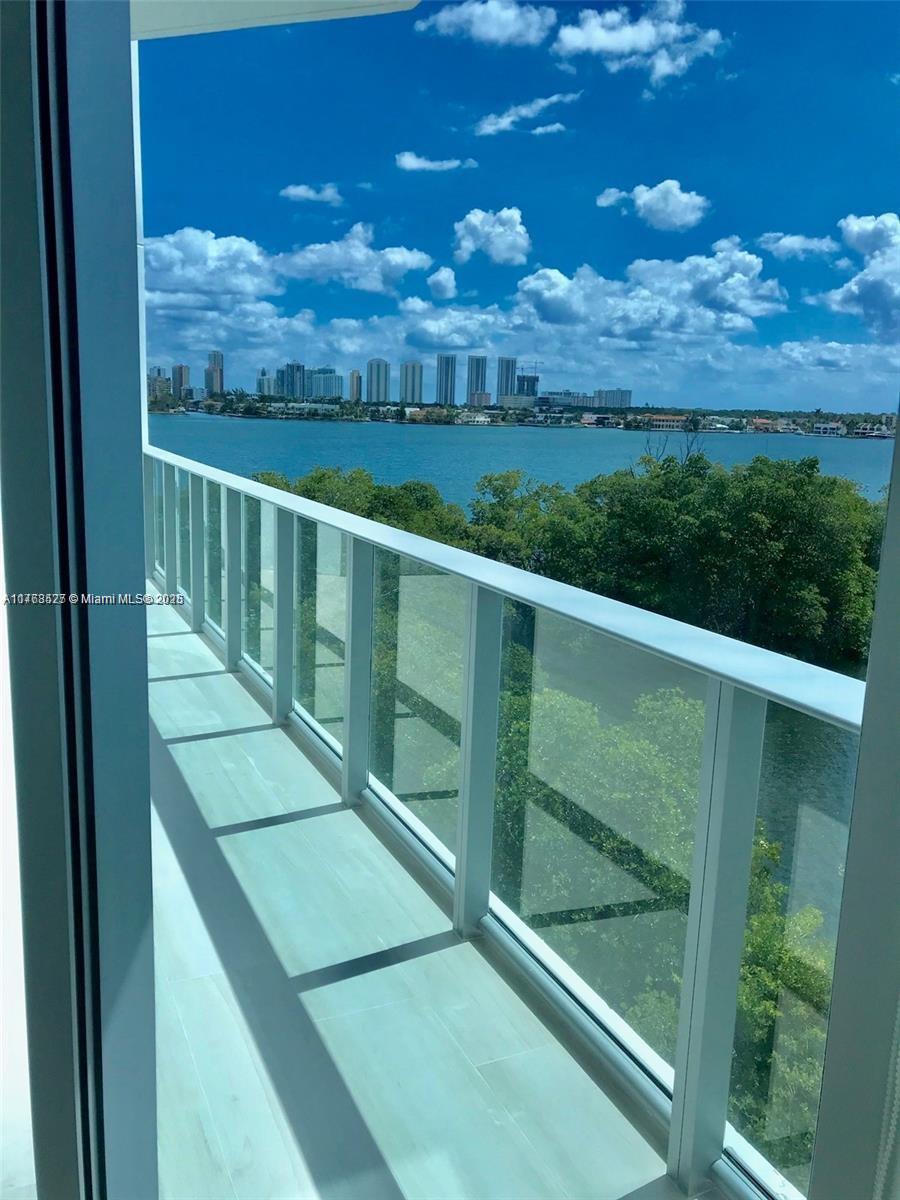 17111 Biscayne Blvd 408