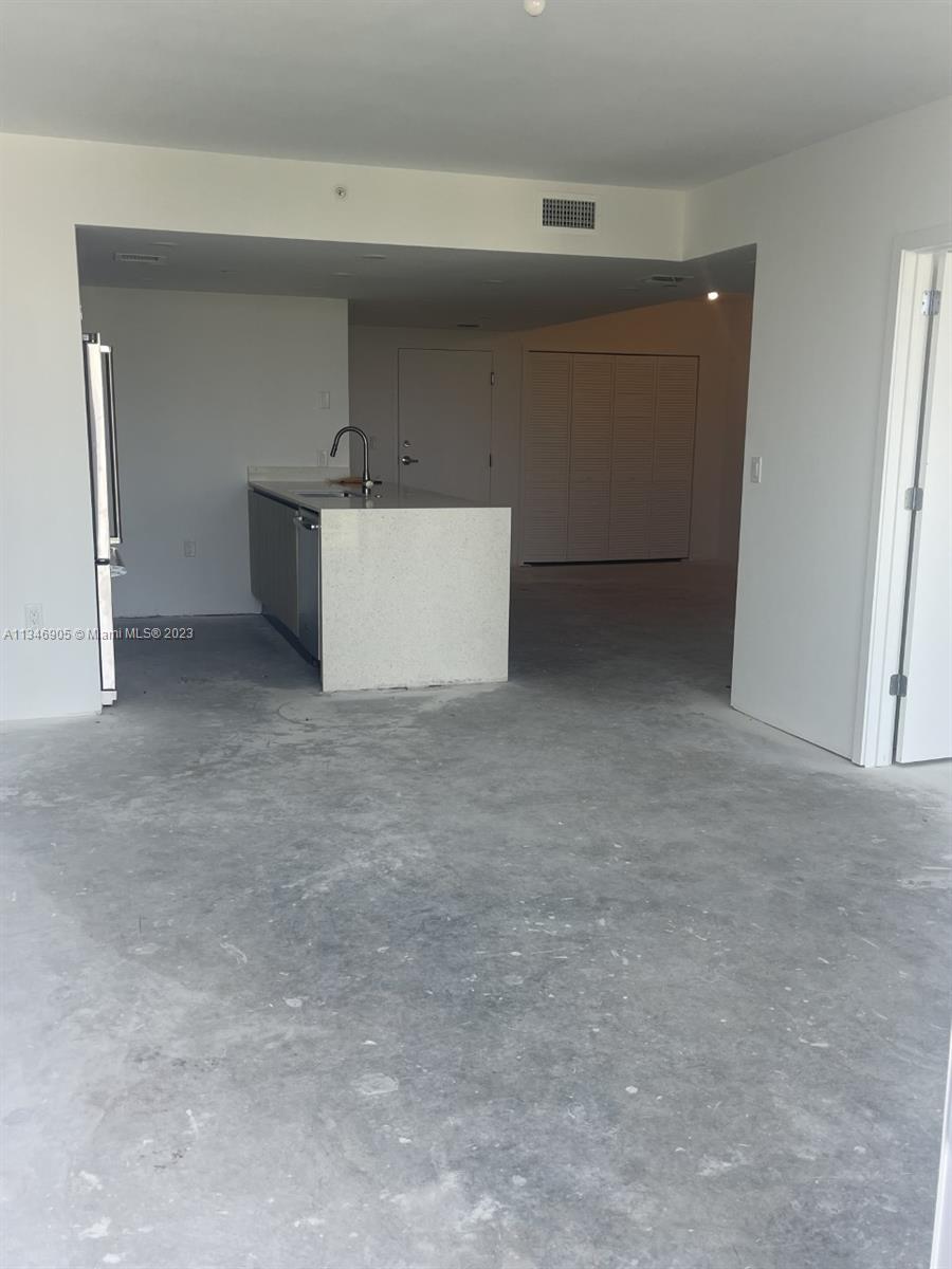 Photo 4 of 5 of 13800 Highland Dr 307 condo