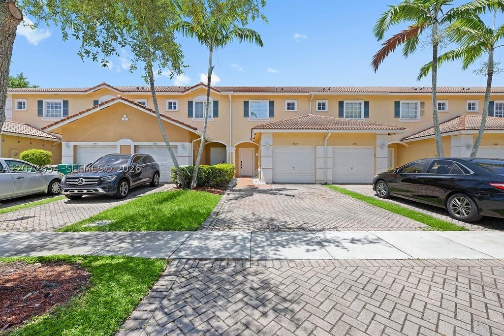 Photo of 7929 Tuscany Dr, Tamarac, FL 33321 (MLS # A12072654)