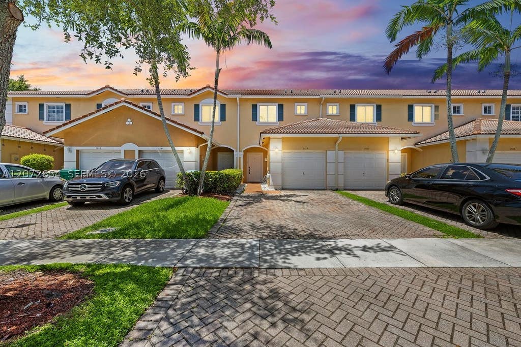 Photo of 7929 Tuscany Dr, Tamarac, FL 33321 (MLS # A12072654)