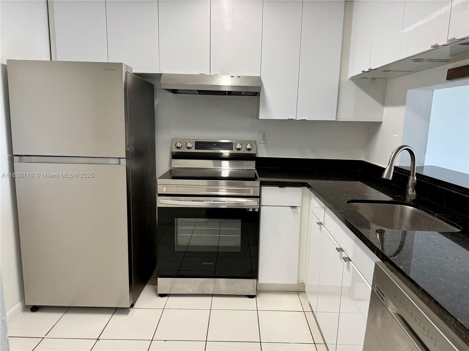 492 NW 165th St Rd C-609