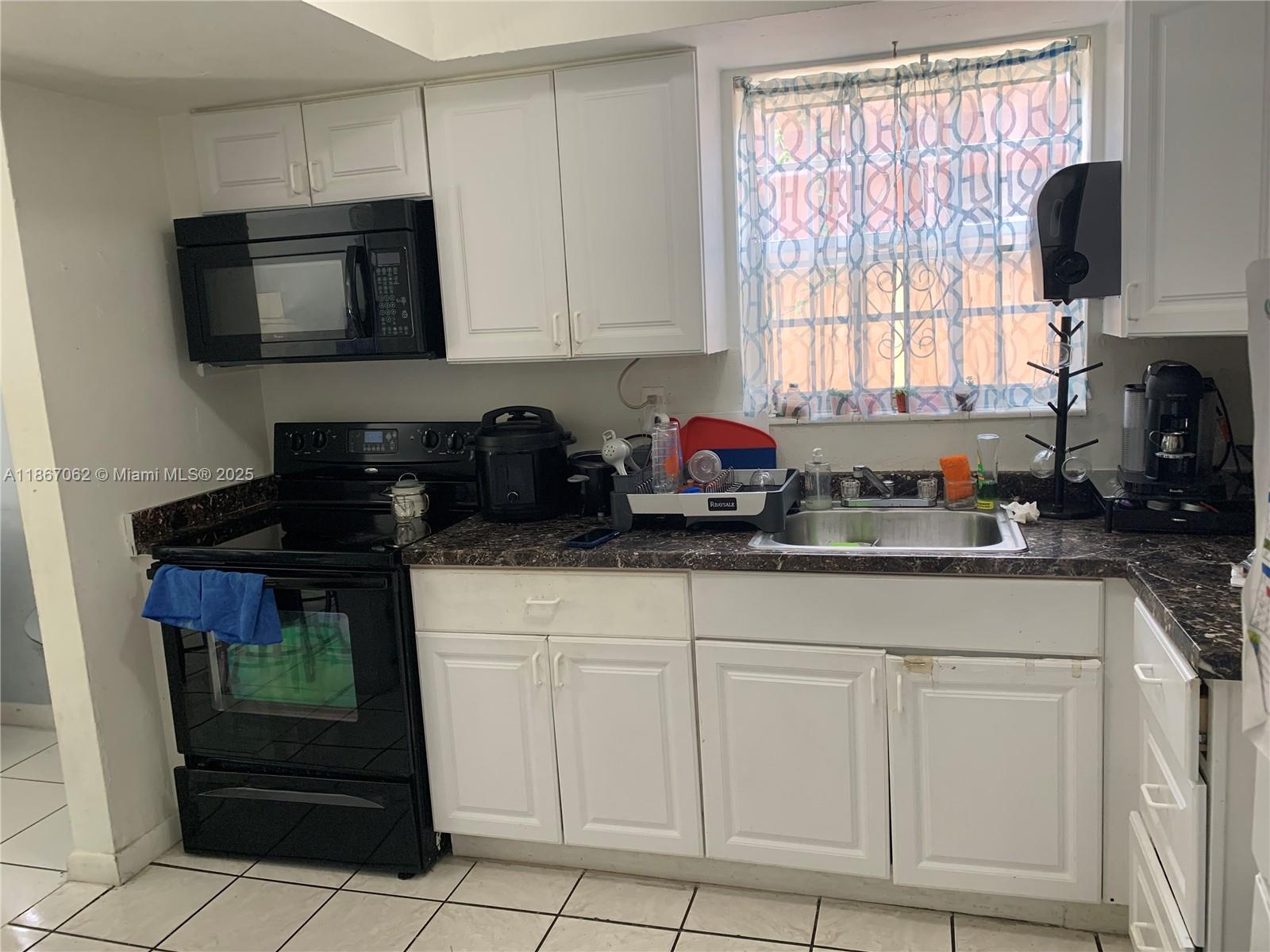 1147 NW 46th St