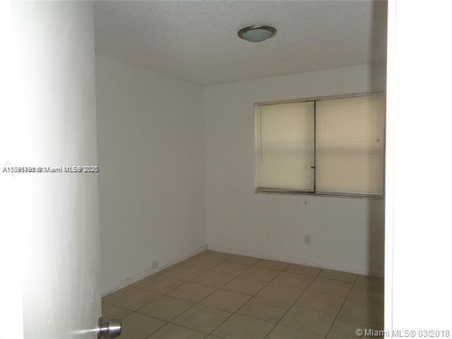 HOLLYWOOD PARC CONDOMINIU - Residential Lease