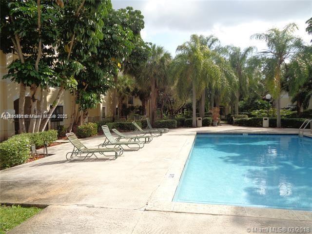 HOLLYWOOD PARC CONDOMINIU - Residential Lease