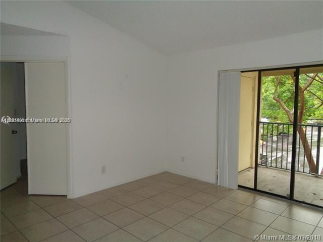 HOLLYWOOD PARC CONDOMINIU - Residential Lease