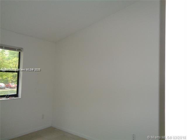 HOLLYWOOD PARC CONDOMINIU - Residential Lease