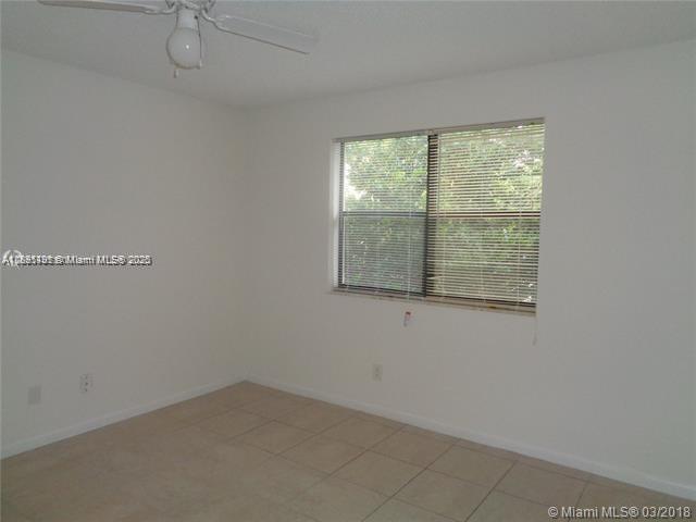 HOLLYWOOD PARC CONDOMINIU - Residential Lease