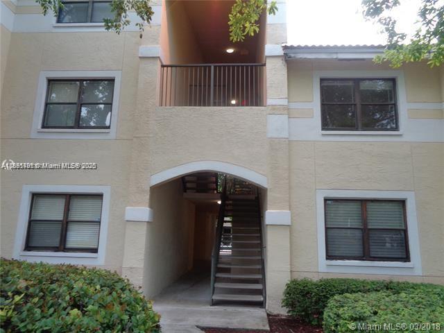 HOLLYWOOD PARC CONDOMINIU - Residential Lease