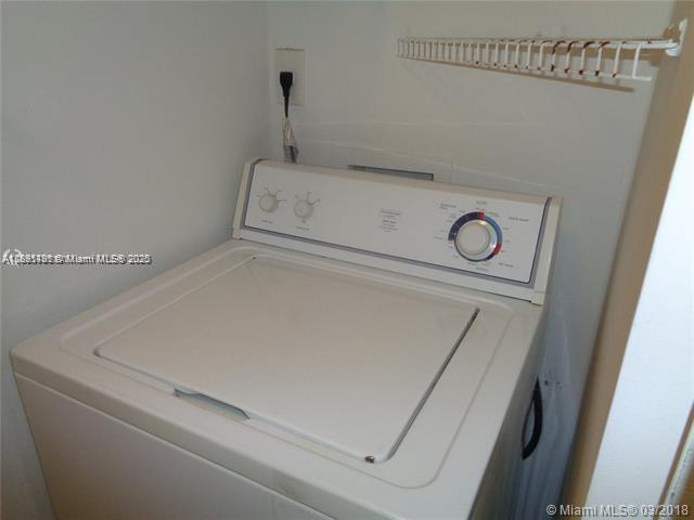 HOLLYWOOD PARC CONDOMINIU - Residential Lease