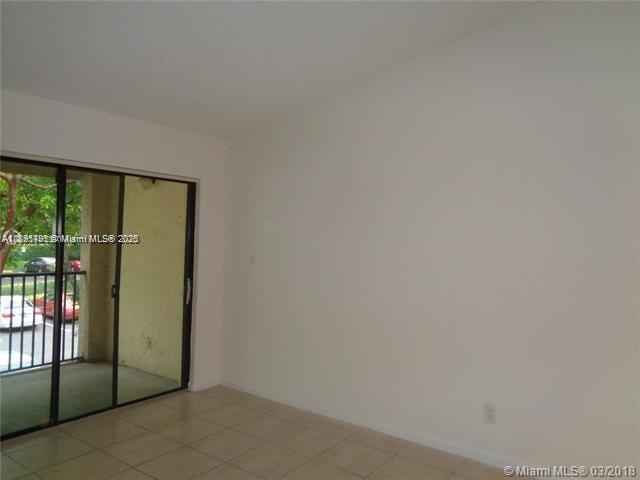 HOLLYWOOD PARC CONDOMINIU - Residential Lease