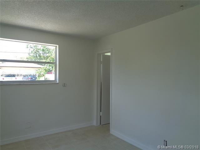 HOLLYWOOD PARC CONDOMINIU - Residential Lease