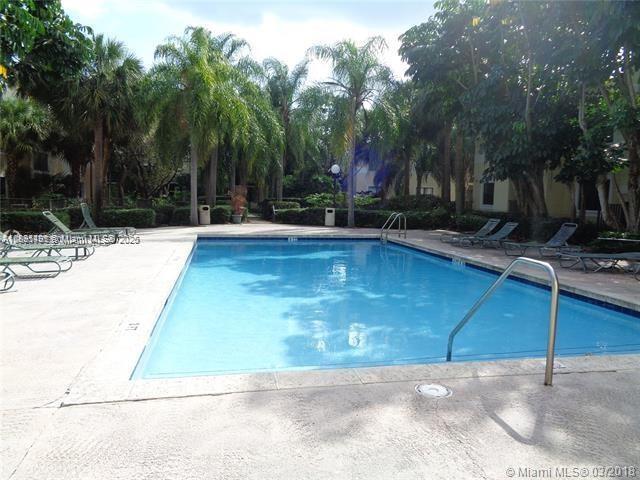 HOLLYWOOD PARC CONDOMINIU - Residential Lease