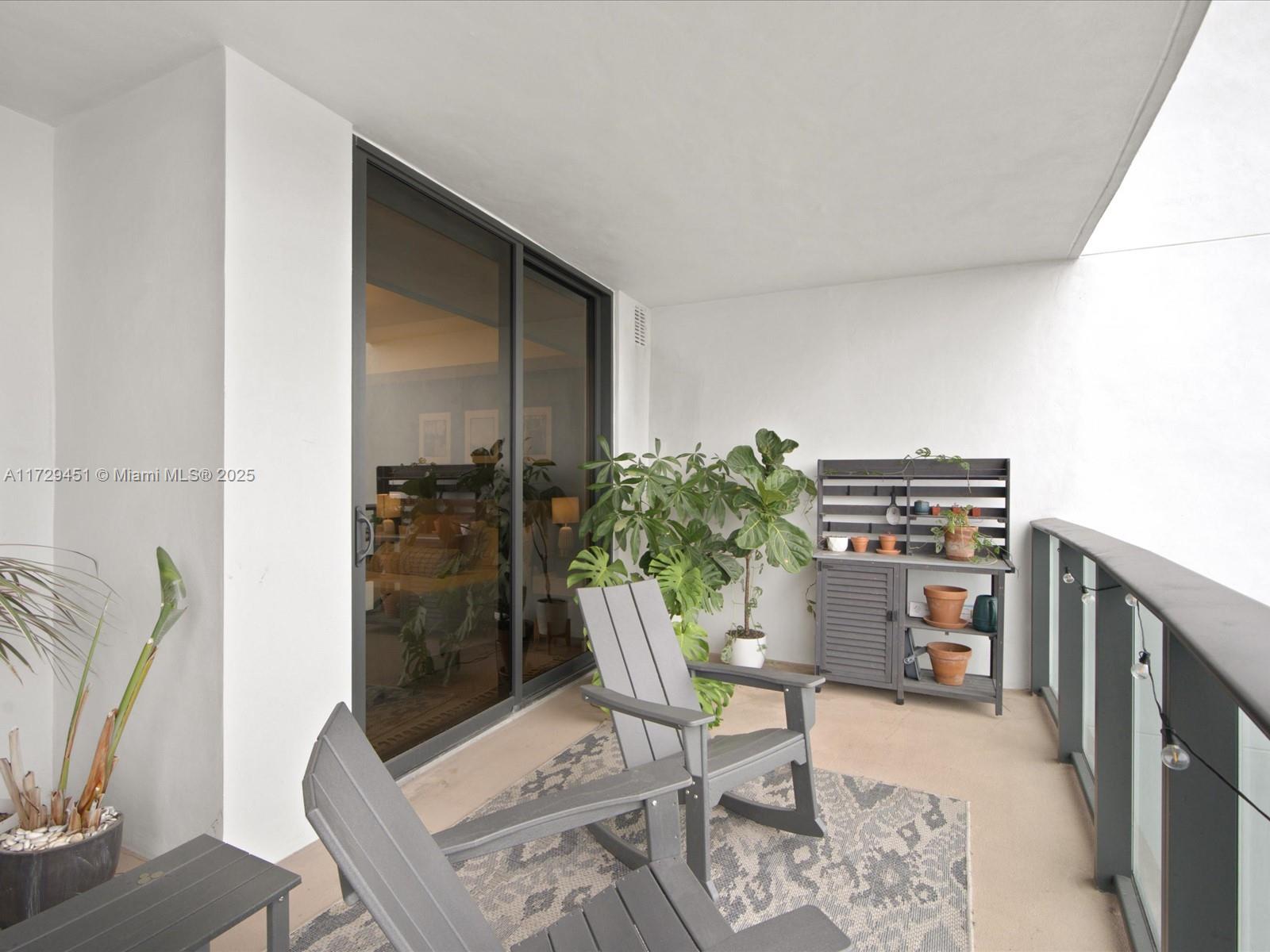 CANVAS CONDO - Residential