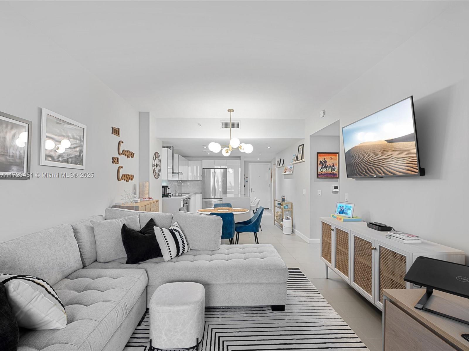 CANVAS CONDO - Residential
