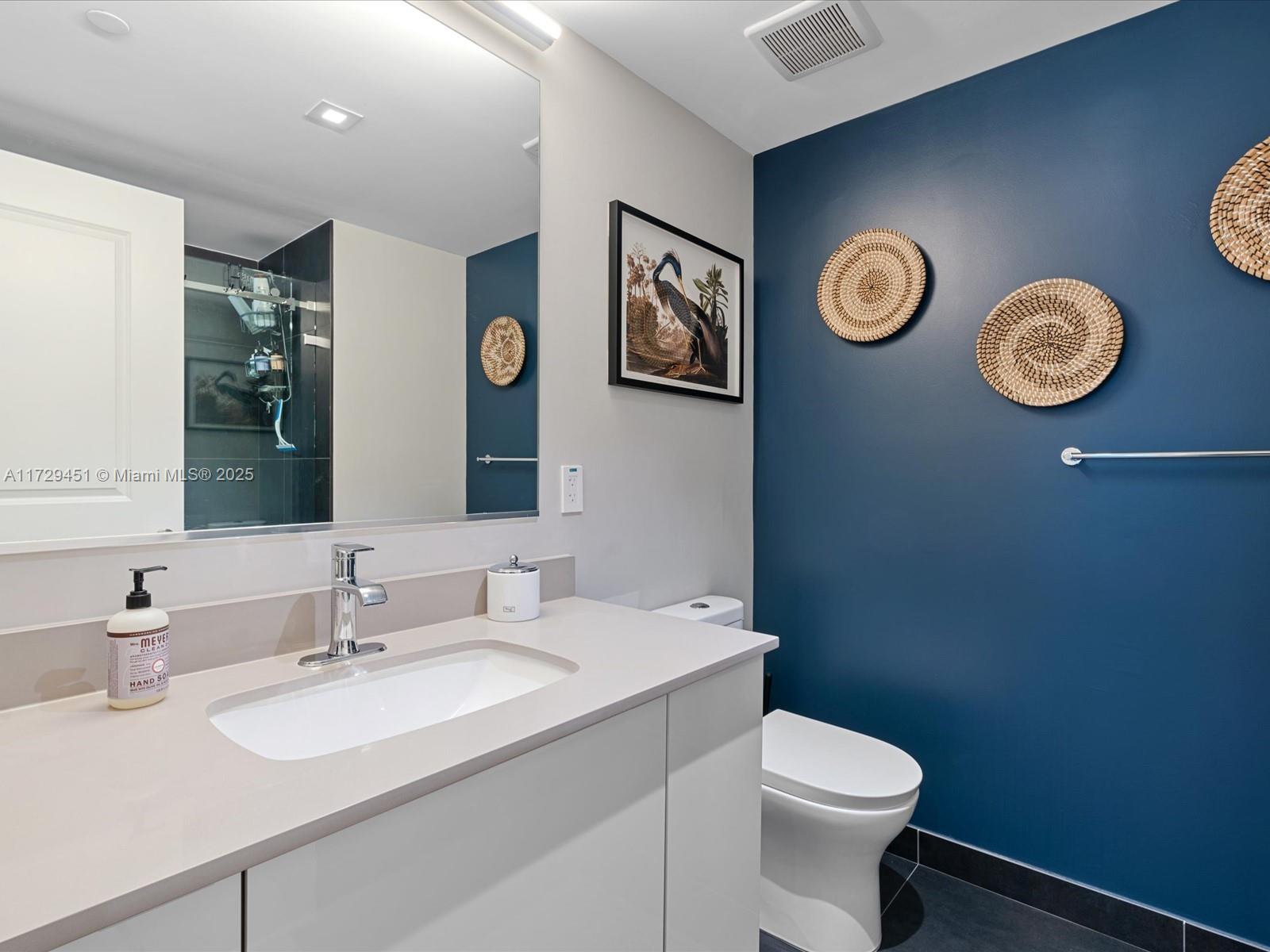 CANVAS CONDO - Residential