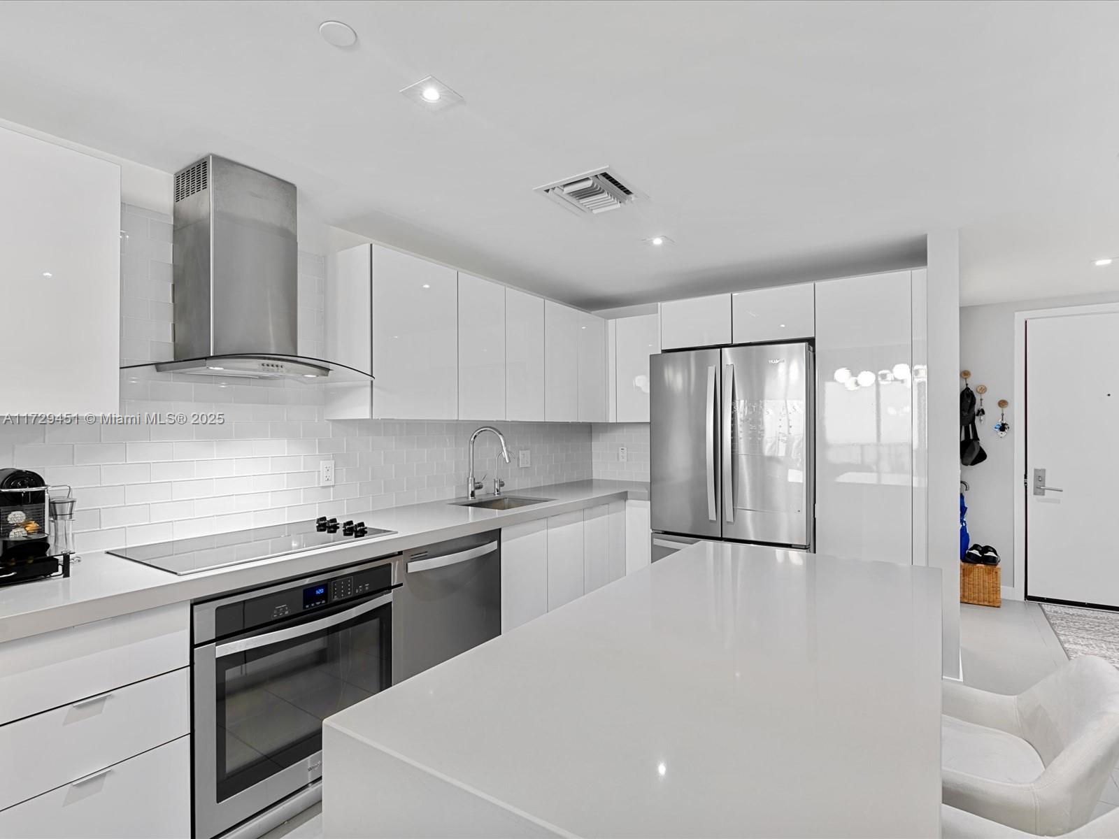 CANVAS CONDO - Residential