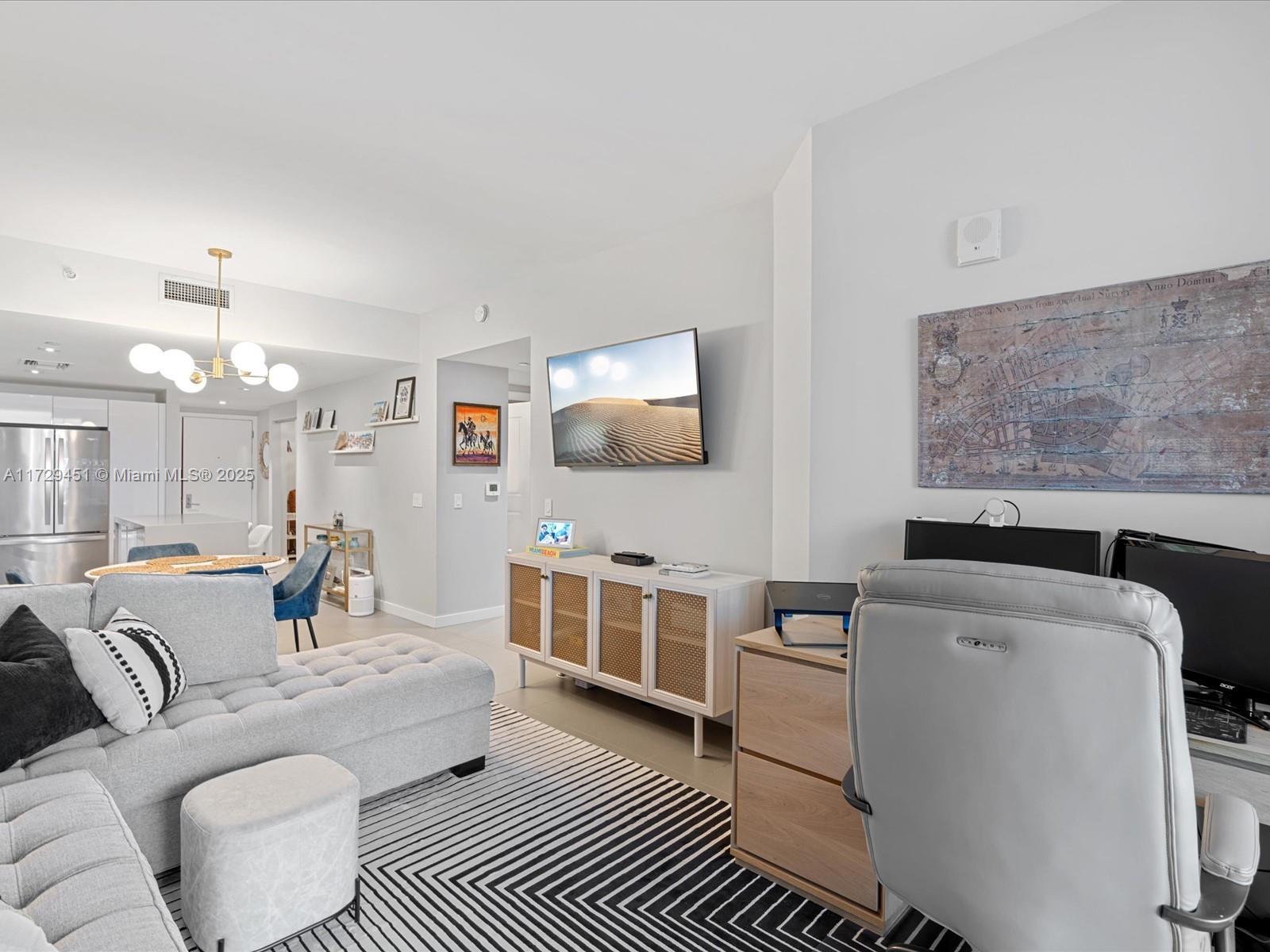 CANVAS CONDO - Residential