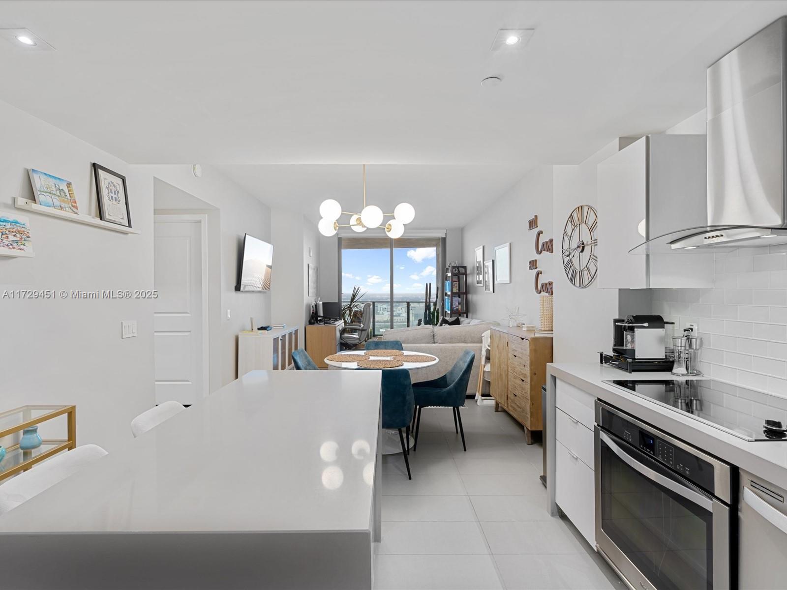 CANVAS CONDO - Residential