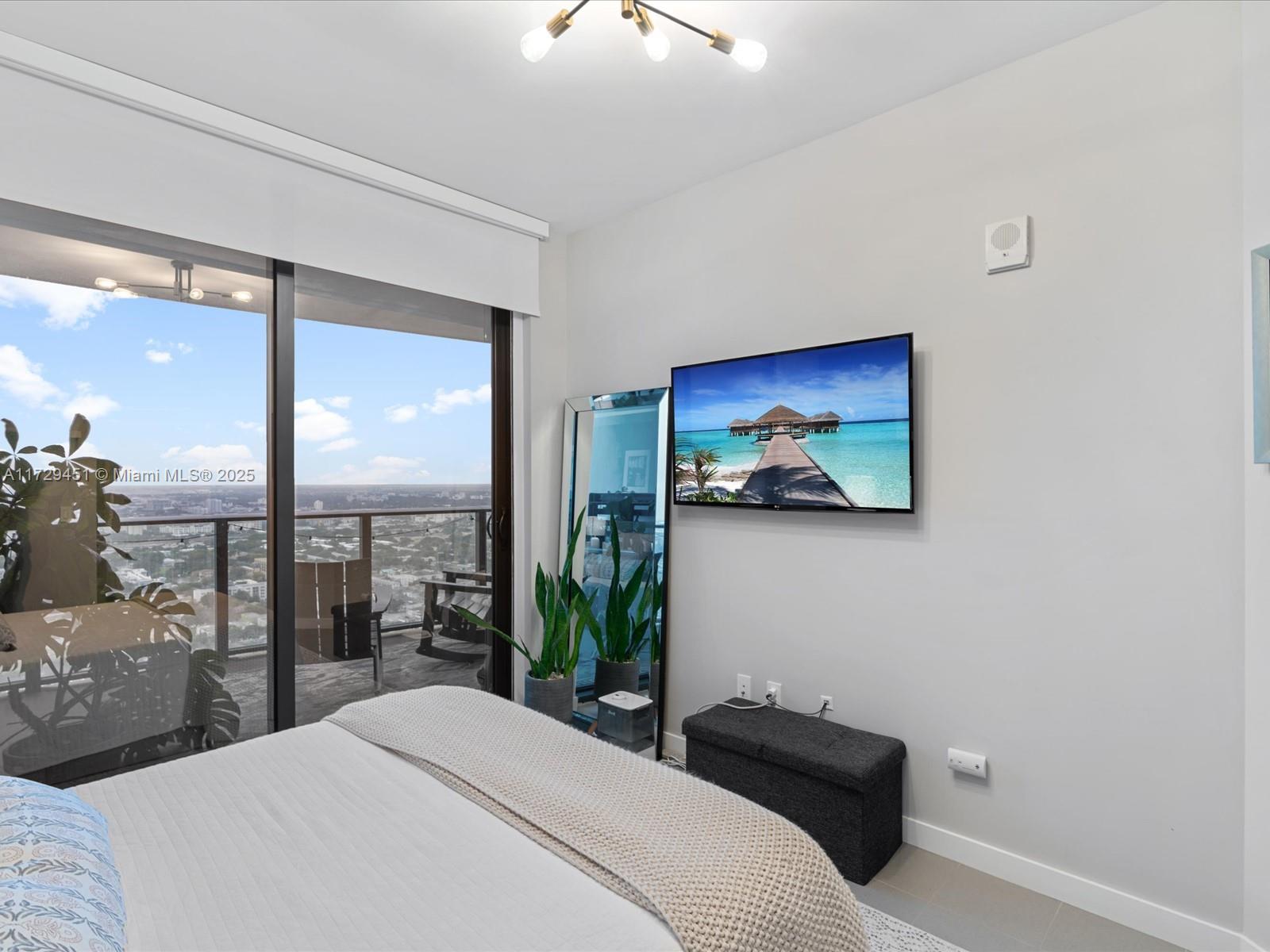 CANVAS CONDO - Residential