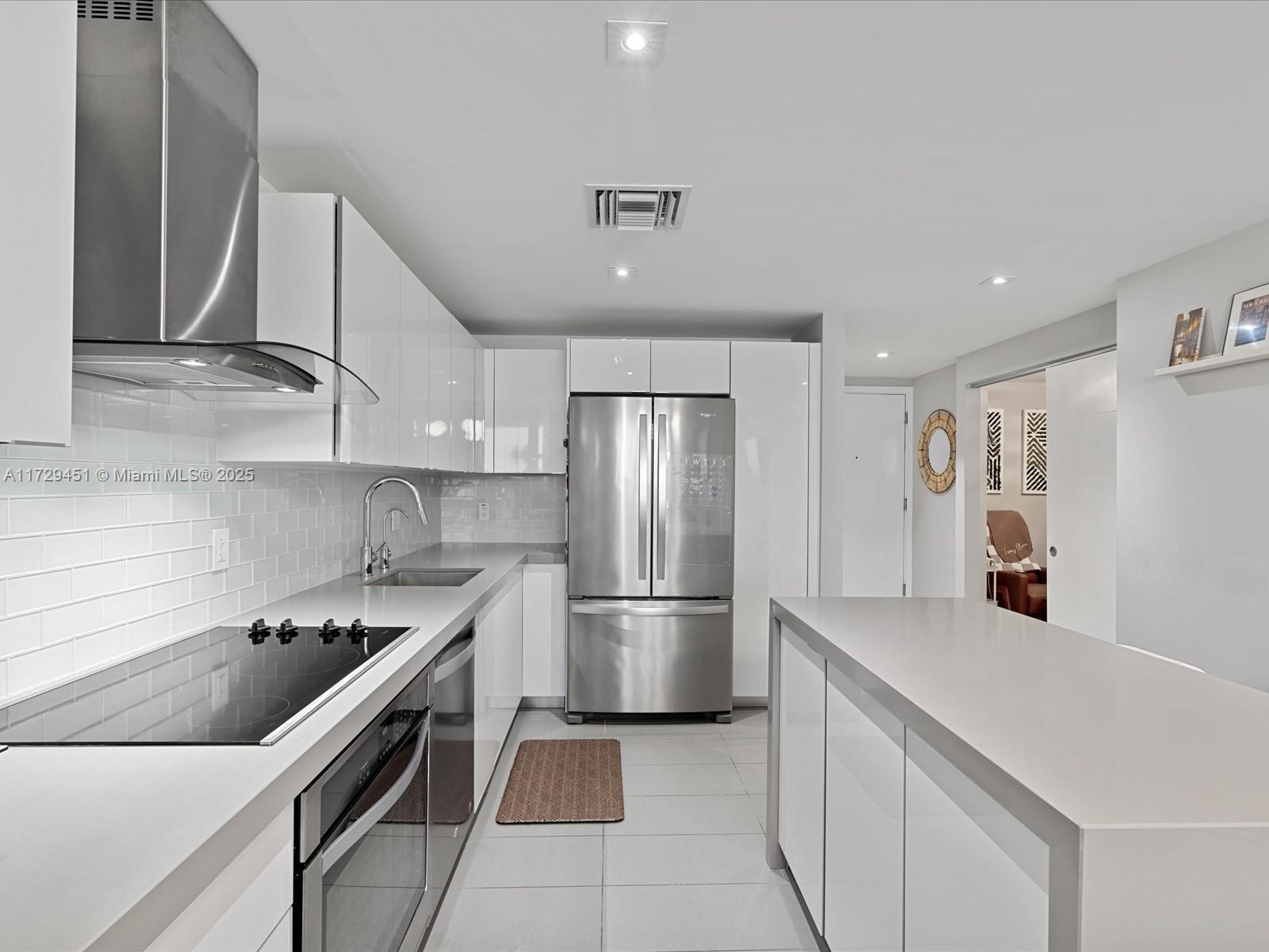 CANVAS CONDO - Residential