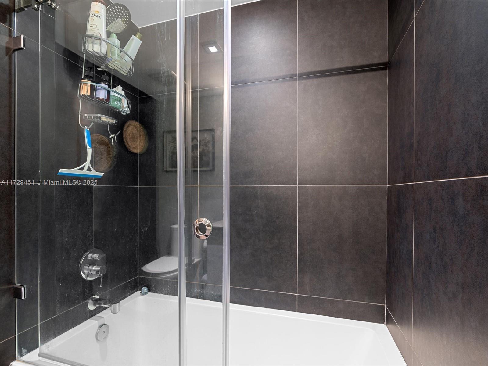 CANVAS CONDO - Residential