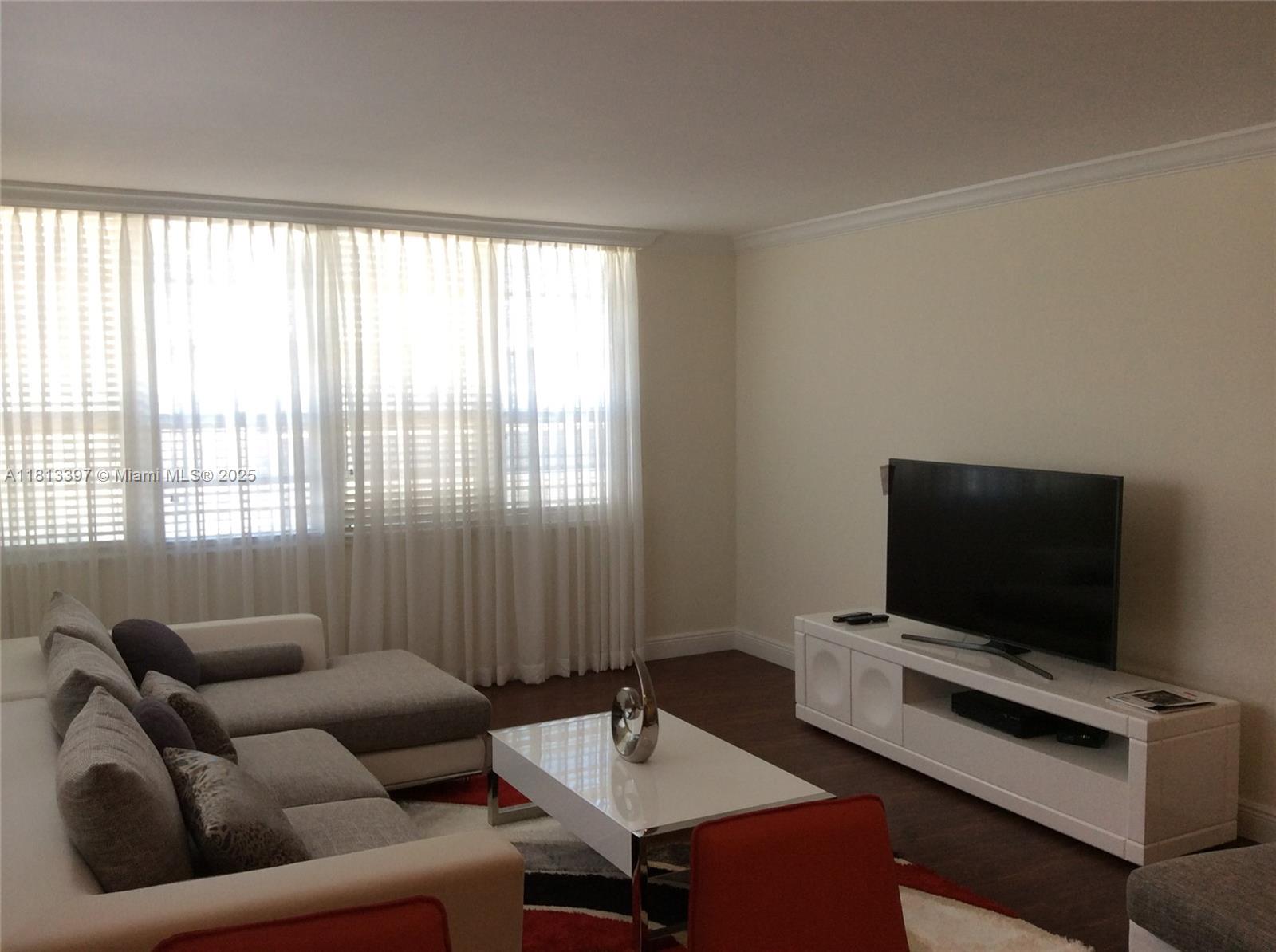 THE DECOPLAGE CONDO - Residential