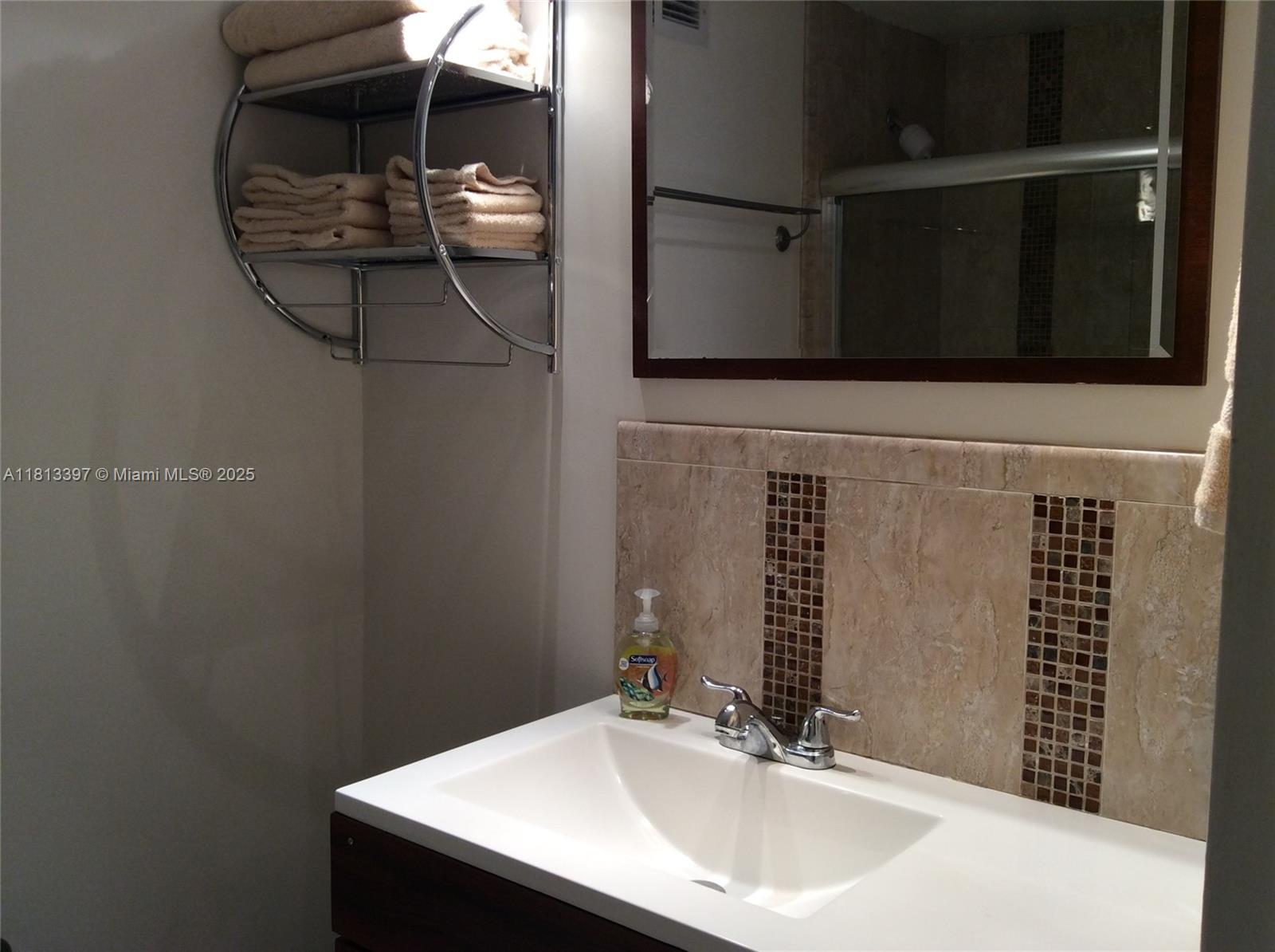 100 Lincoln Rd 1214