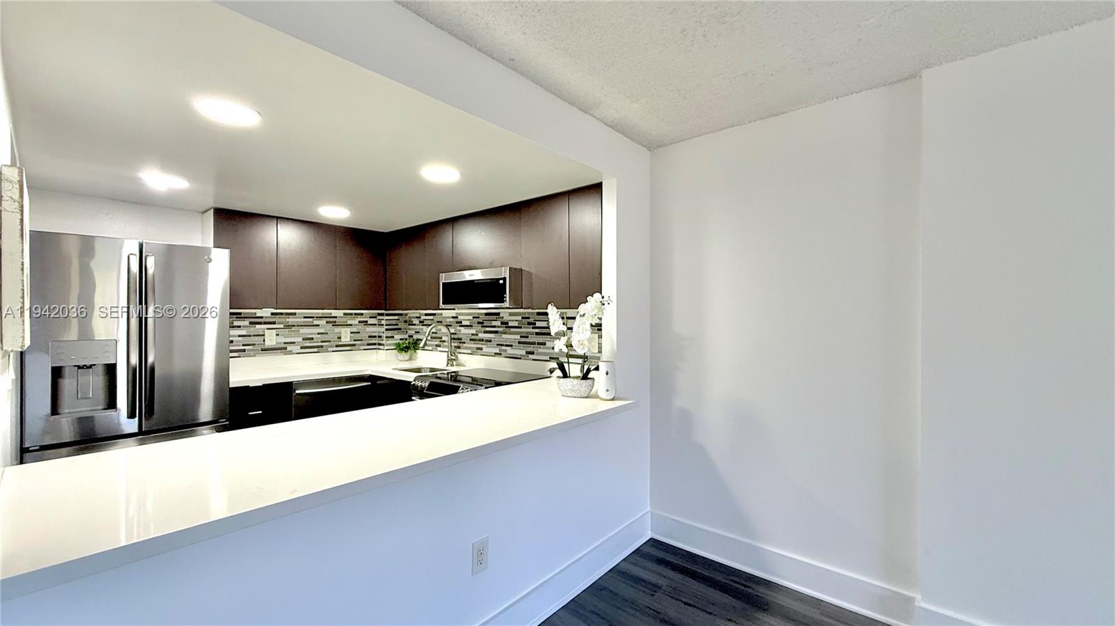 WOODSIDE APTS CONDO - Residential Lease