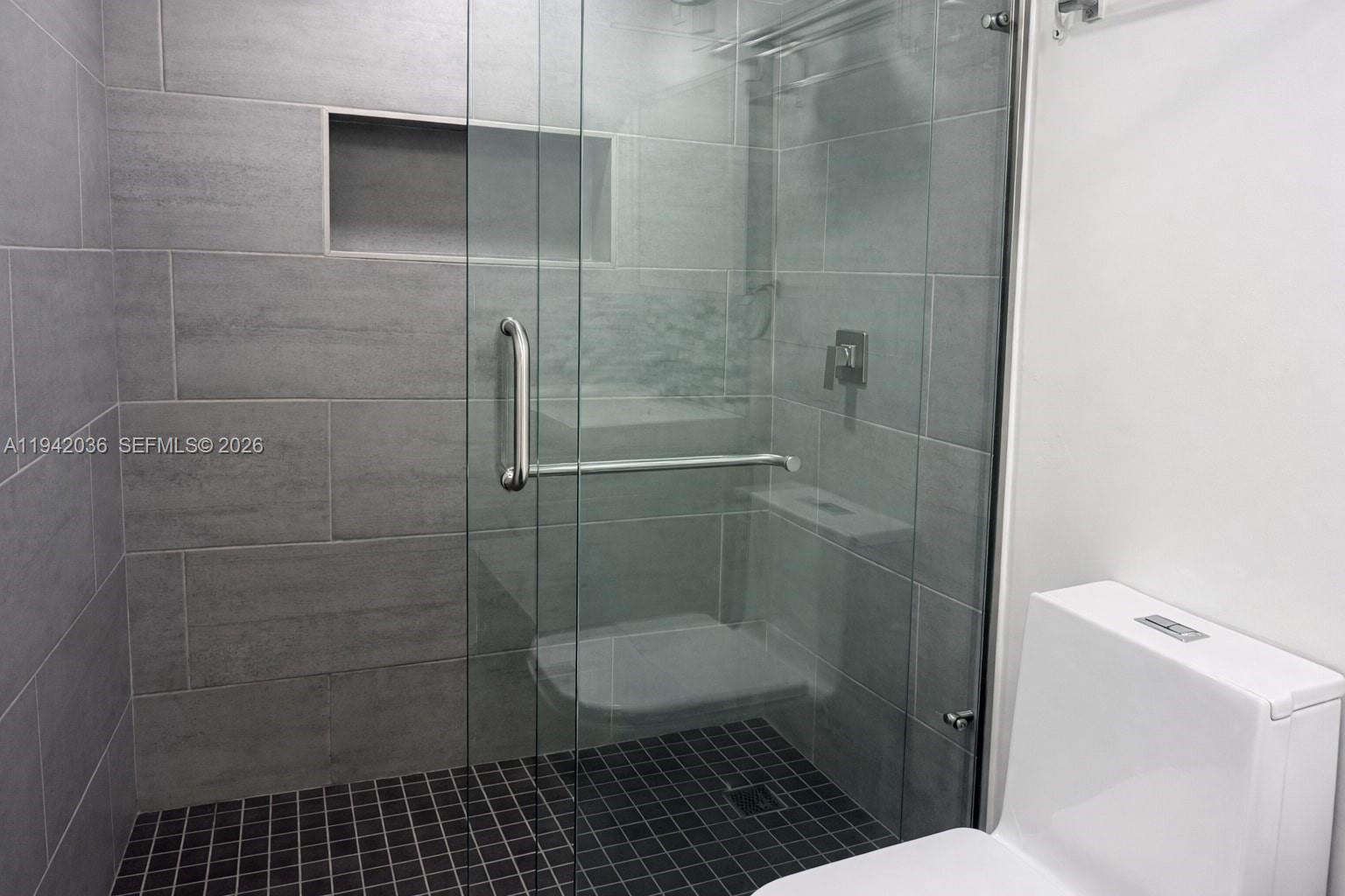 WOODSIDE APTS CONDO - Residential Lease