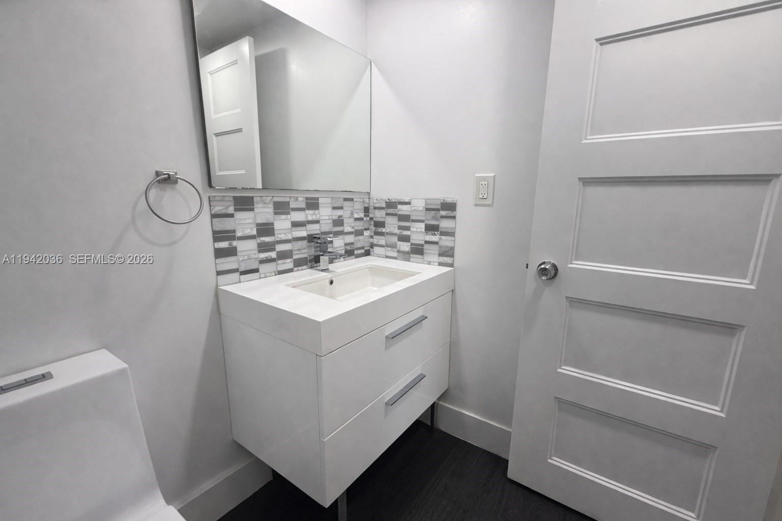 WOODSIDE APTS CONDO - Residential Lease