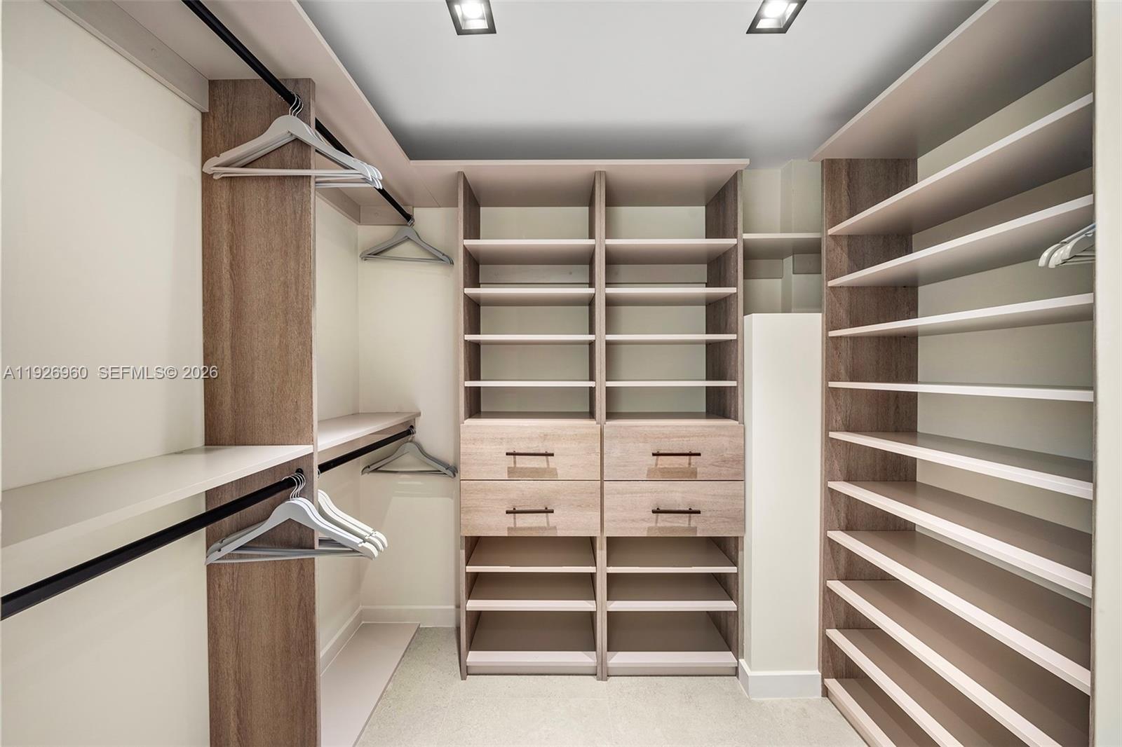 BELLE ISLE - Residential