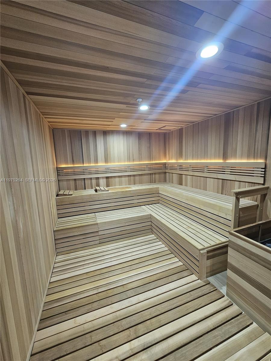 SUB OF FOSTER & SANCHEZ T - Residential Lease