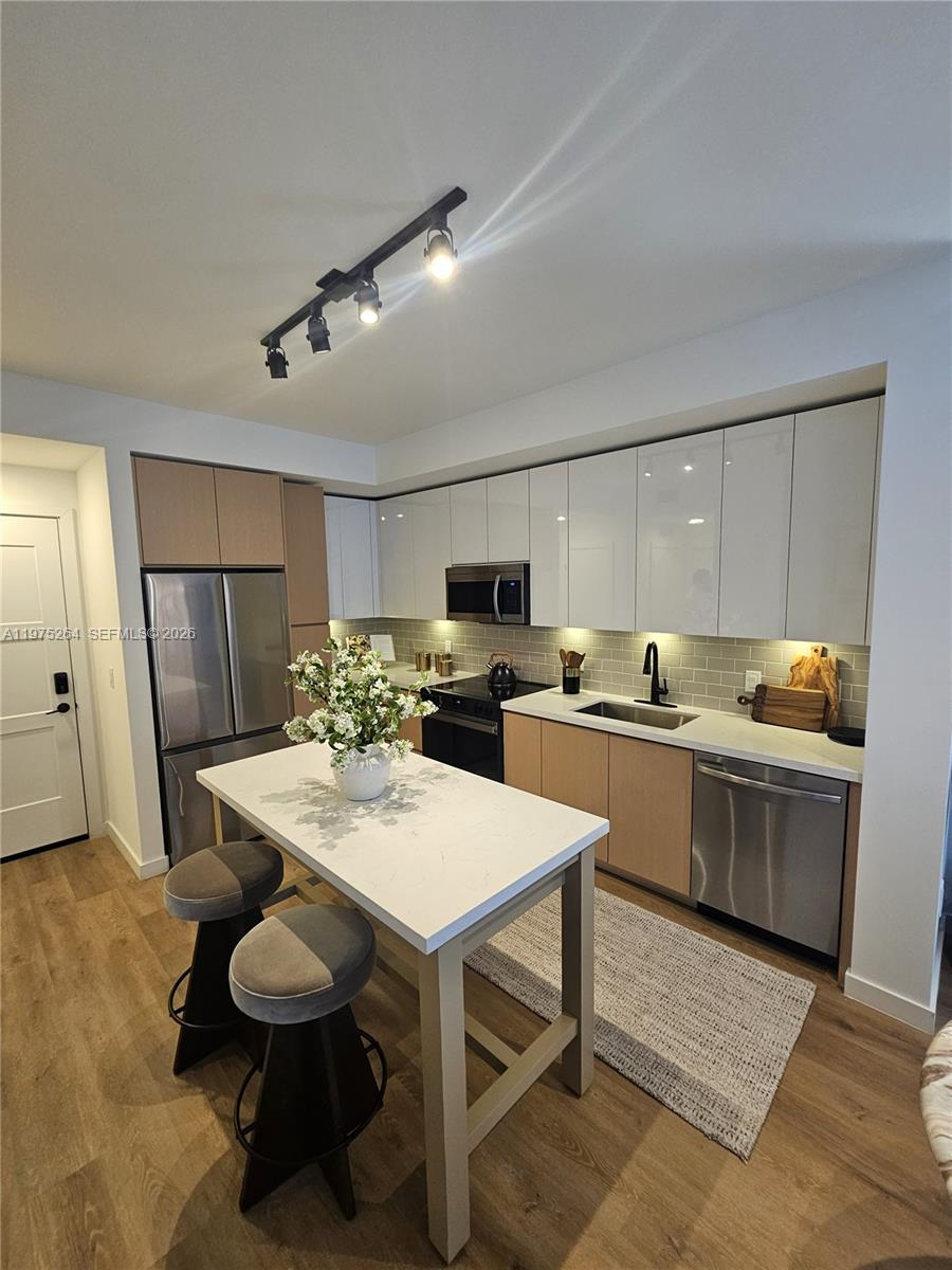 1650 NE 124th St 701