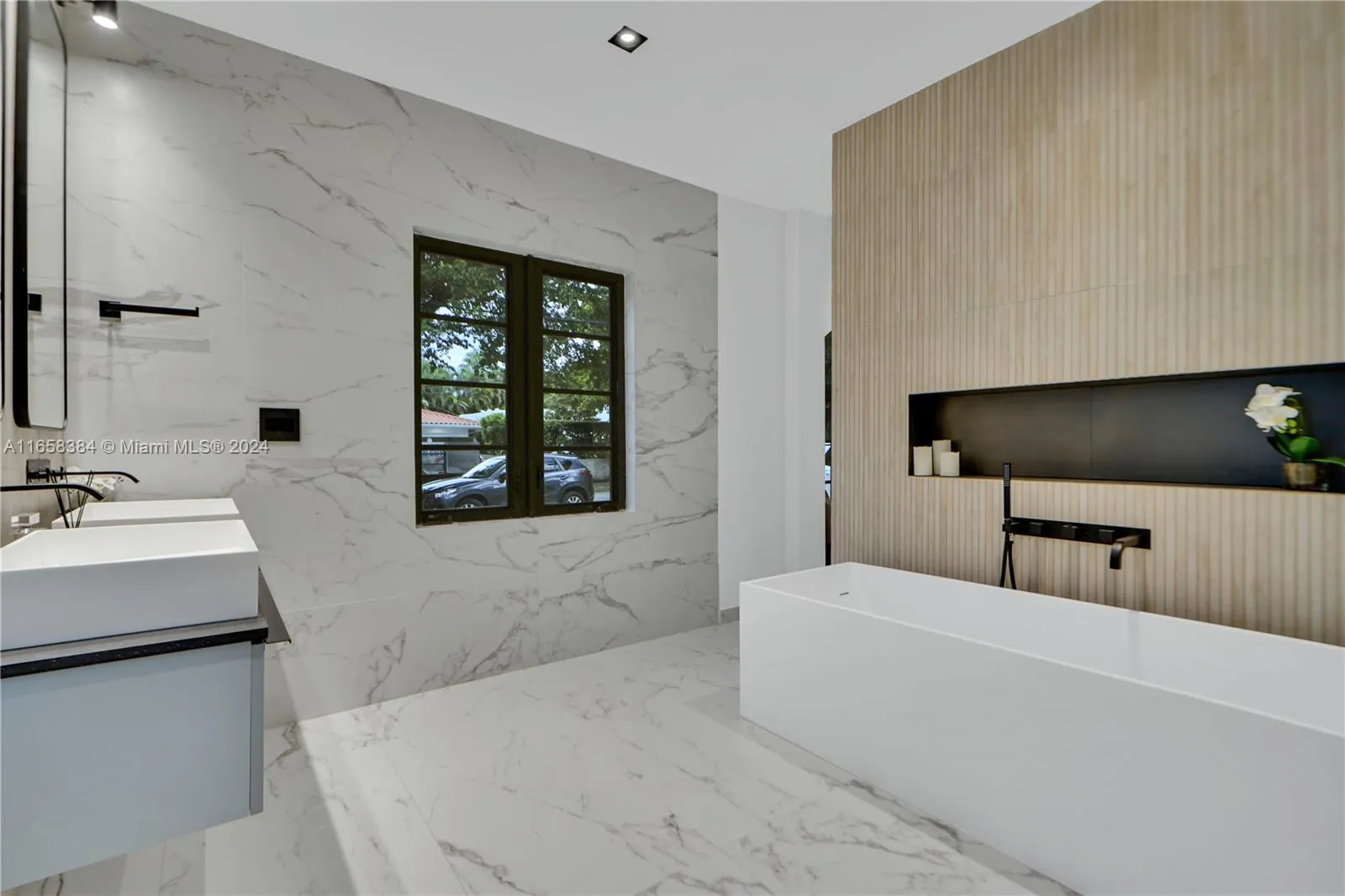 Coral Gables, Florida 33134, United States, 4 Bedrooms Bedrooms, ,3 BathroomsBathrooms,Residential,Pending,43766