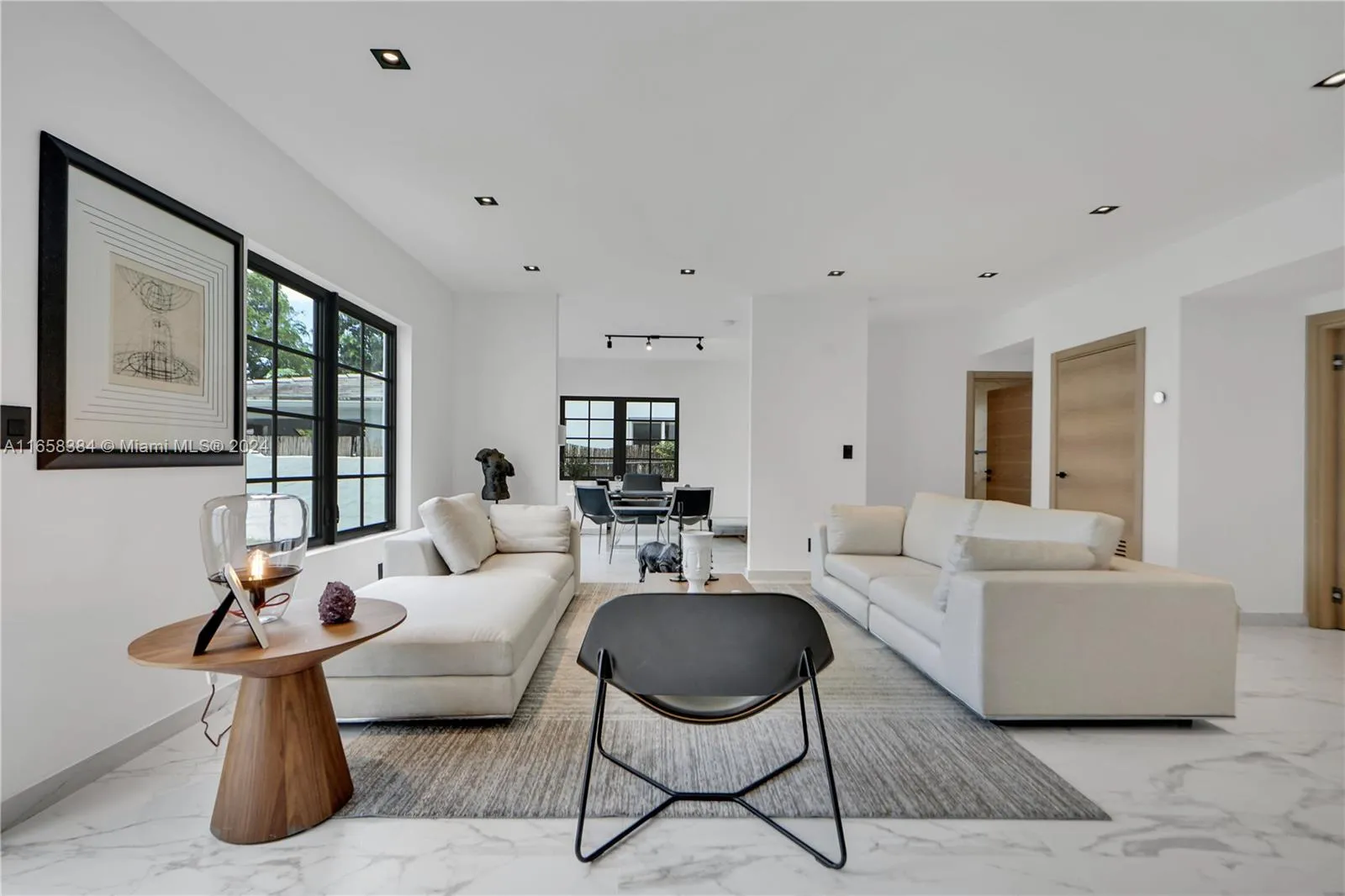 Coral Gables, Florida 33134, United States, 4 Bedrooms Bedrooms, ,3 BathroomsBathrooms,Residential,Pending,43766