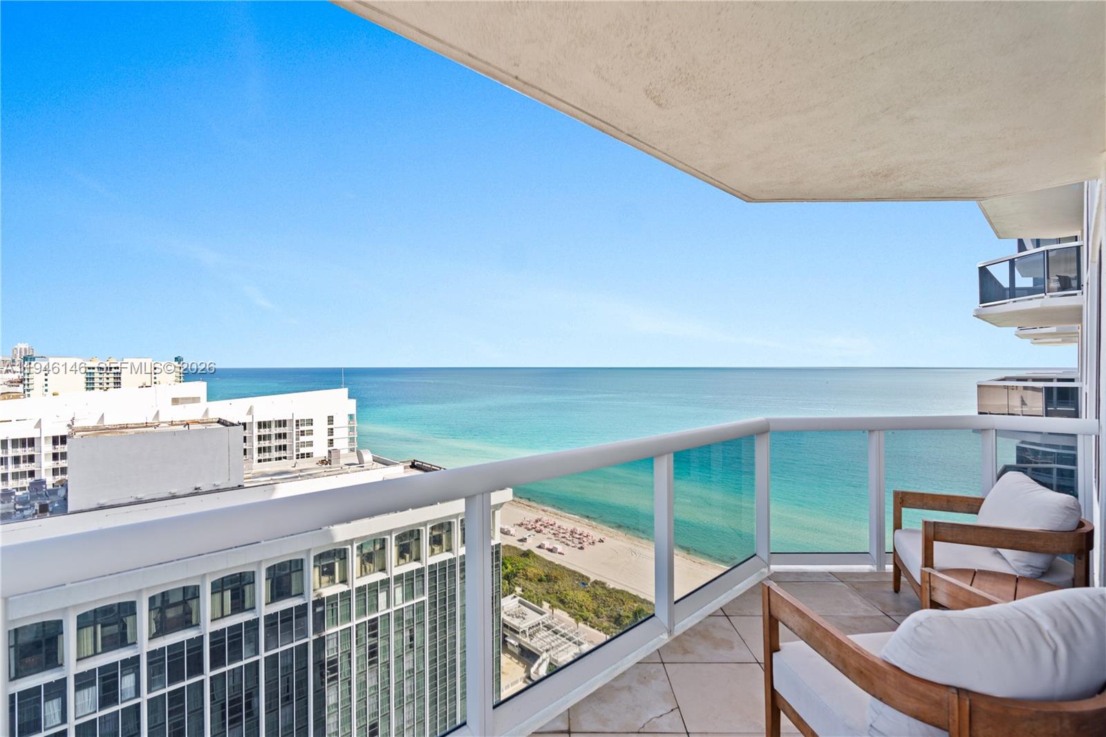 4779 Collins Ave 2607